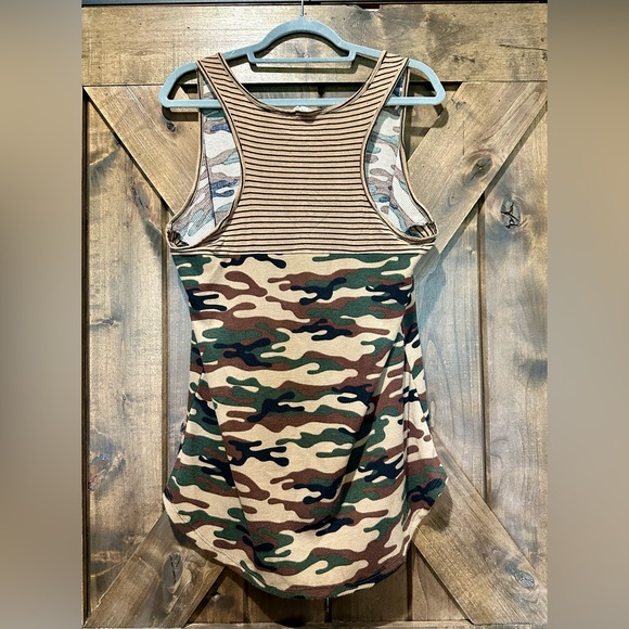 EUC Avery Apparel Brand Mixed Pattern Camo Tank Top - Picture 9 of 11